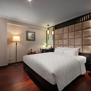 Deluxe Double Room Internal Window